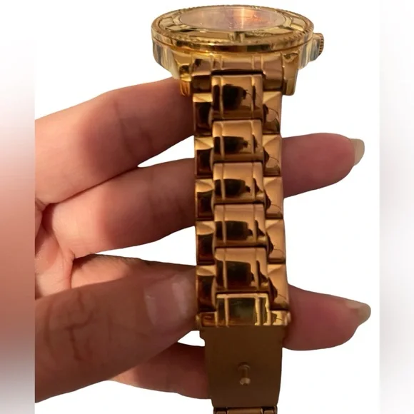 VINTAGE VERSUS VERSACE ROSE GOLD WATCH - Picture 4 of 14